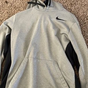 nike sweatshirt
